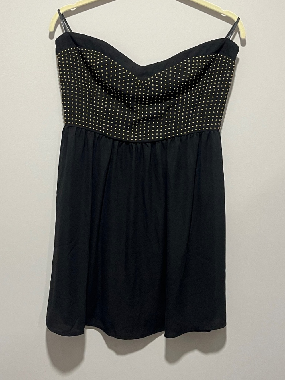Forever 21 Black Dress Short Gold Embellishment Sleeveless V Line, Size L NWT